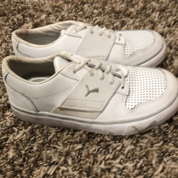 Toddler boys white slip on Puma sneakers, size 11. - Picture 4 of 6